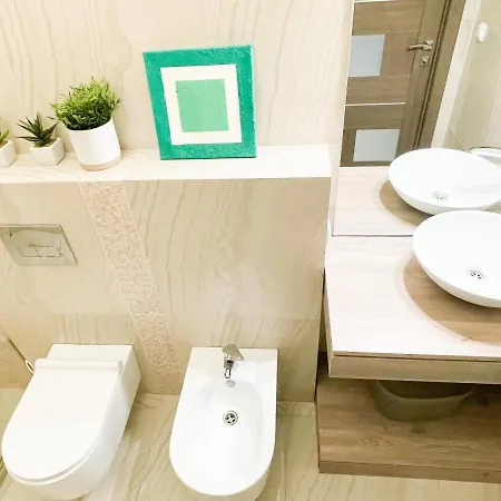 Downtown Deak-ferris Wheel Luxury *